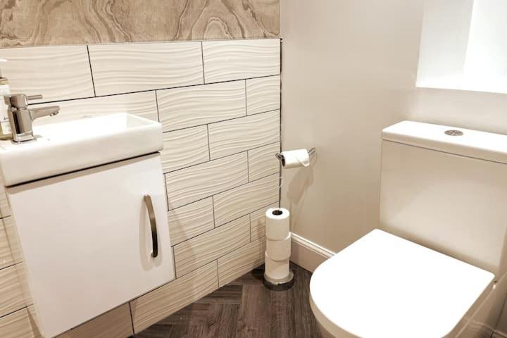 Lovely 3 Bedroom Apartment With Private Garden In Edinburgh City Centre Dış mekan fotoğraf