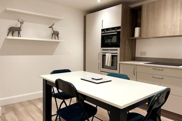 Lovely 3 Bedroom Apartment With Private Garden In Edinburgh City Centre Dış mekan fotoğraf