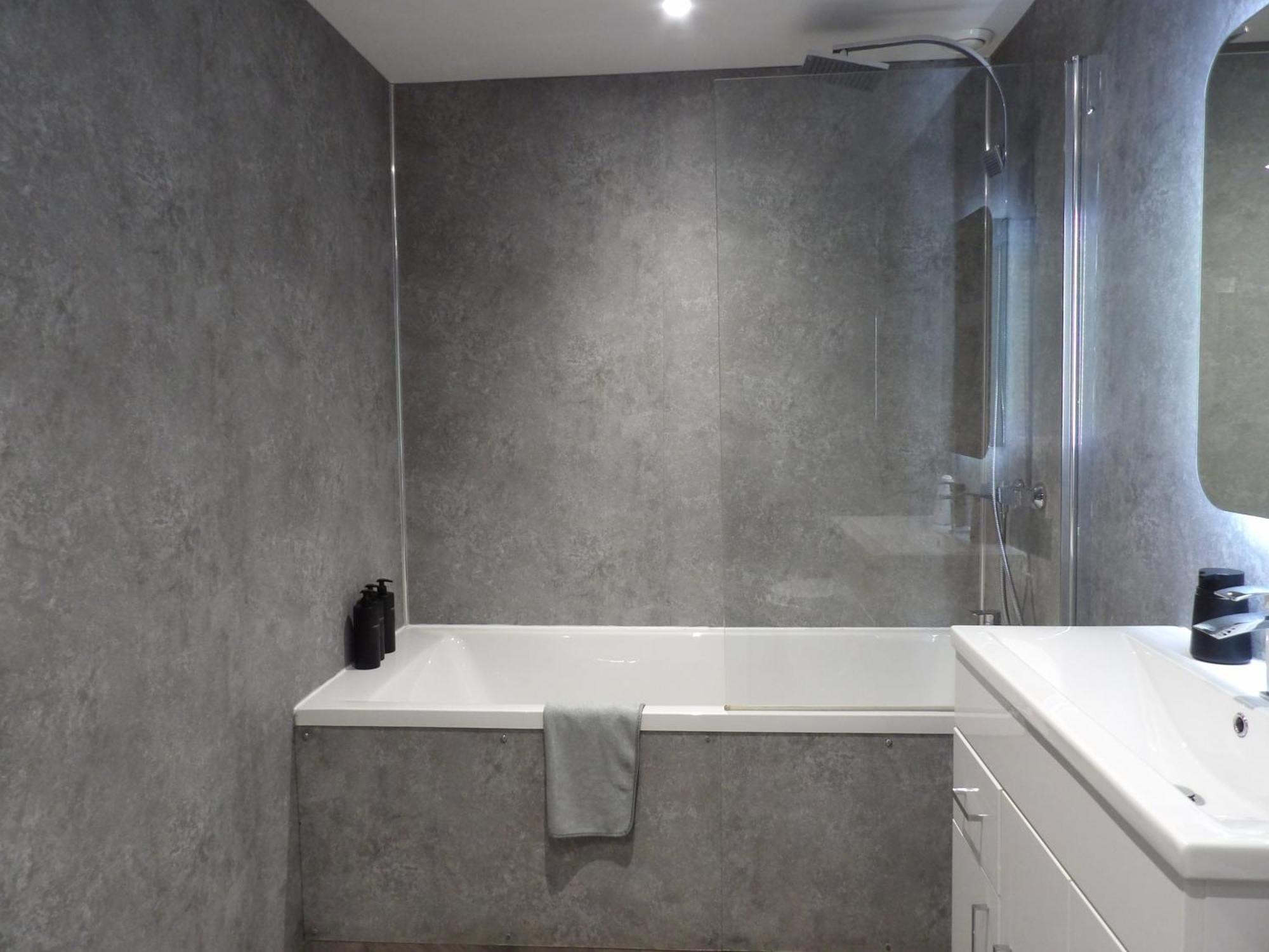 Lovely 3 Bedroom Apartment With Private Garden In Edinburgh City Centre Dış mekan fotoğraf